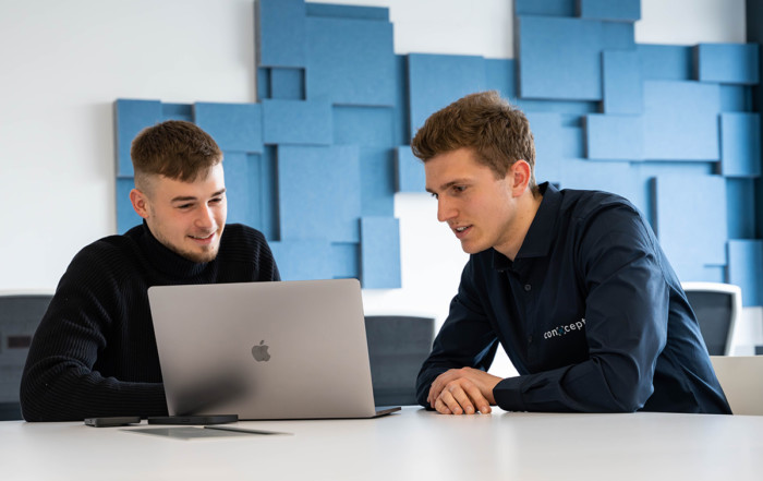 Regelmäßig arbeiten Max Bränzel und Hannes Krüger von der Spremberger Agentur conXcept im Coworking des Dock3.