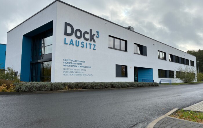 Das Dock3 Lausitz im Industriepark Schwarze Pumpe ist ein Kompetenzzentrum für Gründer und Gewerbe.