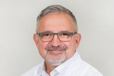 Dr. Ivor Dropco, Ph. D. Dr. Ivor Dropco, Ph. D. Geschäftsführender Oberarzt, Abteilungsleiter Minimalinvasive und robotische Chirurgie Medizinische Universität Lausitz – Carl Thiem